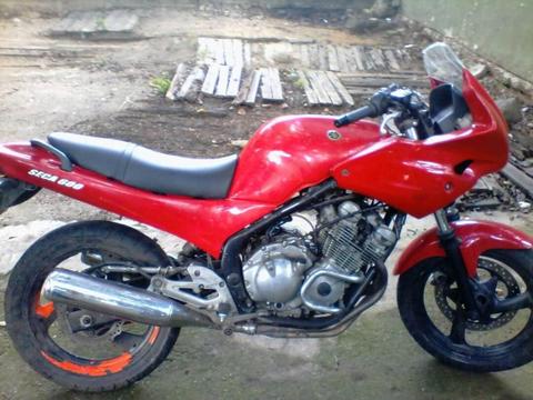 Se vende o Se Cambia Moto 600 Seca Yamaha