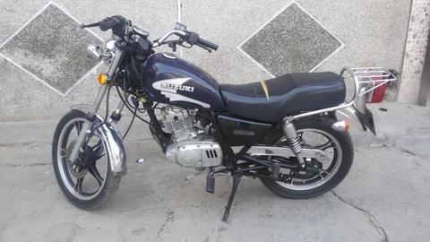 VENDO MOTO SUZUKI USADA 2006