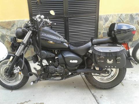 CAMBIO POR MATIZ O VENDO MOTO CHOPPER RENEGADE BLACK EDITION 2014