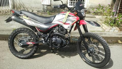 Moto Um Dsr 200cc