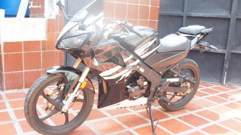 SE VENDE O SE CAMBIA R1 BERA AÑO 2014