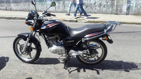 SUZUKI EN 125 AÑO 2012