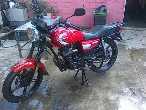 vendo moto en buenas condiciones