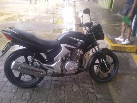 se vende moto brz 200