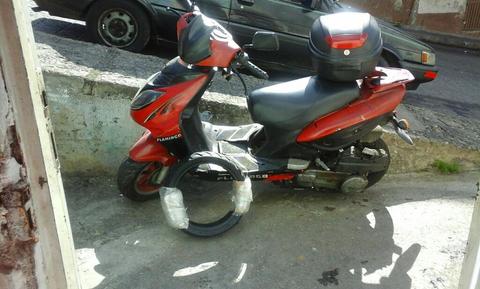 Moto Ava Operativa Maleta Y Caucho Nuevo