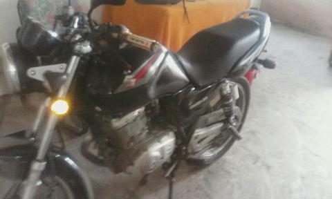 Moto Suzuki en