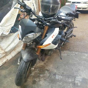 Moto Benelli Tnt