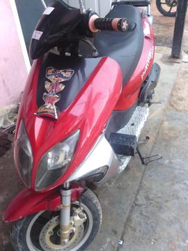 Se Vende Moto Automatica