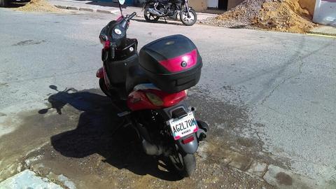 Se Vende Moto Automatica