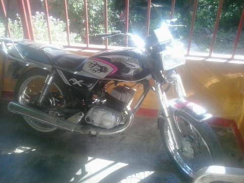 Moto Suzuki