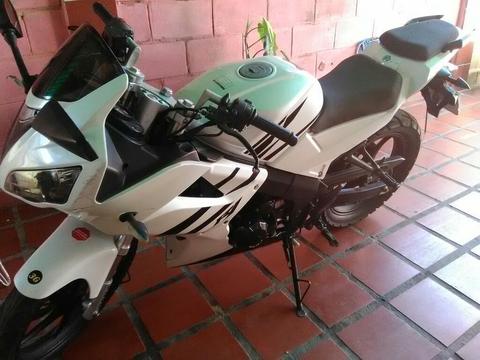 Moto R1 2013