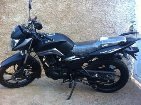 Moto Um 200