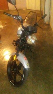 Vendo Mi Bera200 Impecable Pocos Detalle