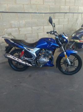 Moto Hj Suzuki 2013 en Perfecto Estado