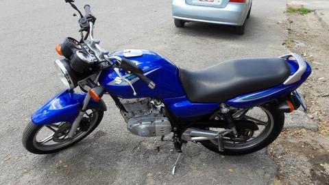 Vendo Moto Suzuki En-125