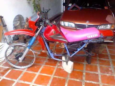 Se vende moto YAMAHA DT125 para repuesto