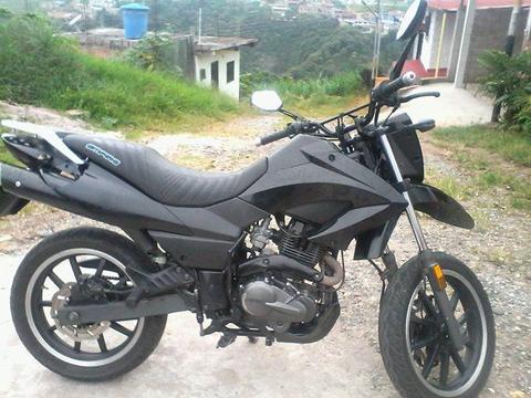 Se vende moto Tx 2011