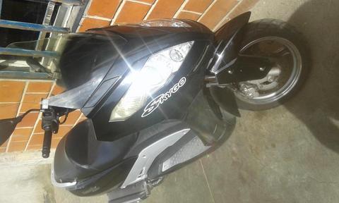 Vendo o Cambio maxi scooter skygo 250 executive