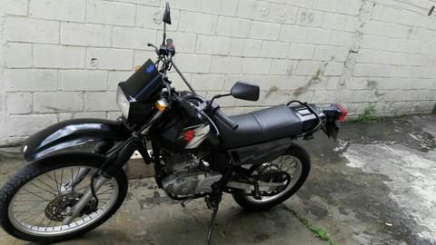 Vendo Suzuki Dr200 2011