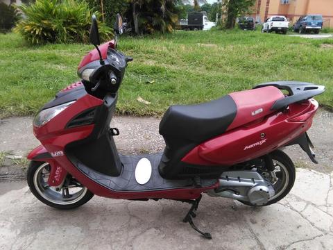 Moto Um Matrix Motor 150 Año 2014