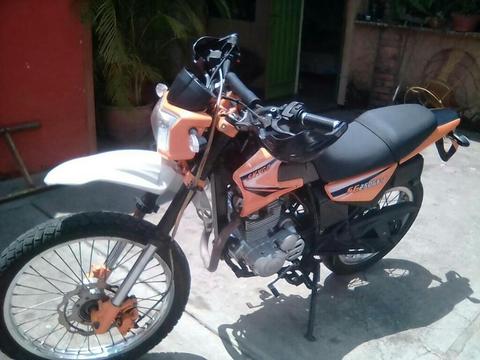 Vendo Moto Skygo 2012 con 3815km