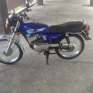 Moto Yamaha 100
