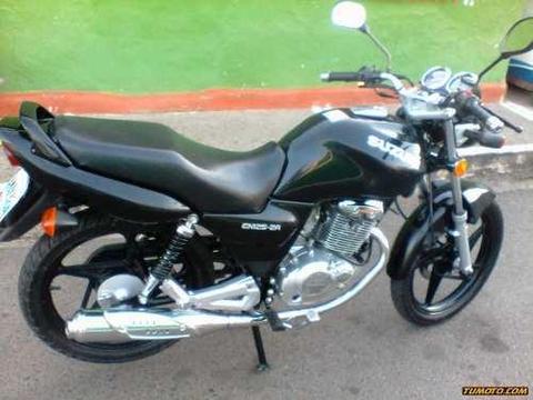 Vendo moto suzuki EN125 como nueva unico dueño 04244136789 ubicado en puerto cabello