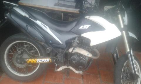 Moto Dt Bera 200