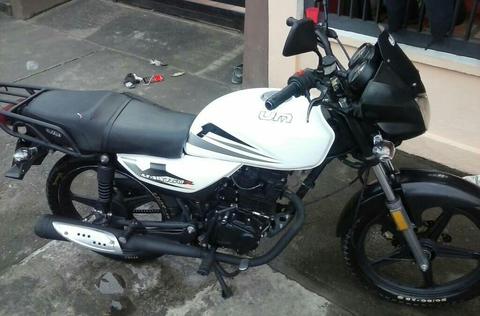 Vendo moto UM Max 150, 2013