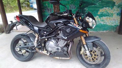 Moto Benelli TNT 899