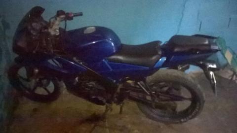 Vendo O Cambio Mi R1 por Otra Moto Y Dif