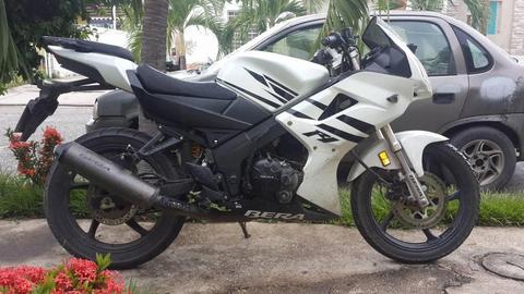 r1 bera 2014 impecable sin detalles practicamente nuevo