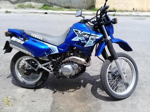 Yamaha Xt600 2002.. con Placa