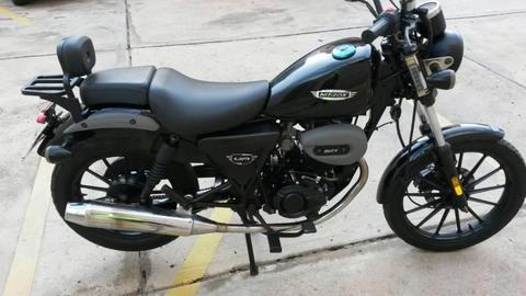 Por motivo de viaje vendo Moto como nueva en perfecto estado marca UM Nitrox