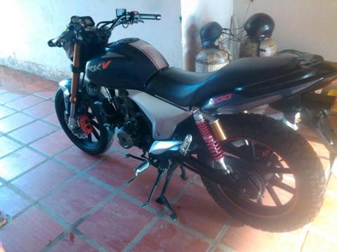 se vende moto RKV 200