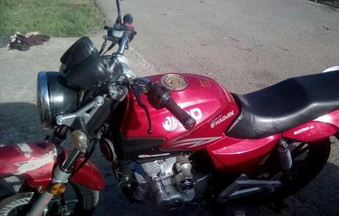 SE VENDE MOTO HADJIN