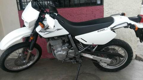 SUZUKI DR 650 2012