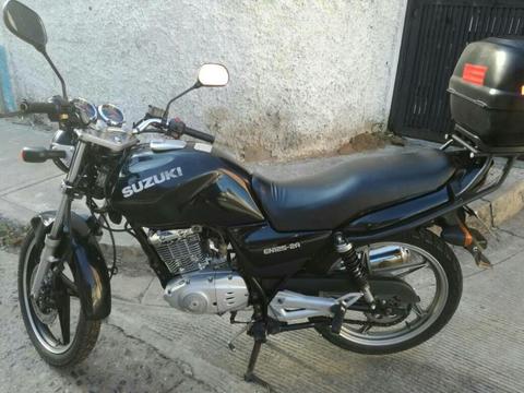 Moto Suzuki