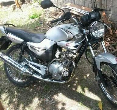 vendo por motivo de viaje ybr yamaha 2007 en 3millones negociable