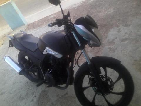 moto um fastwing 2013