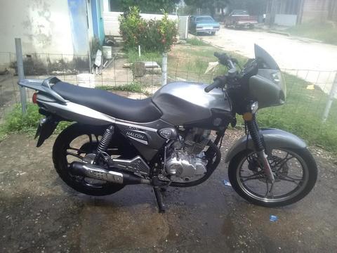 VENDO MOTO UM ALCON HOAJIN 150