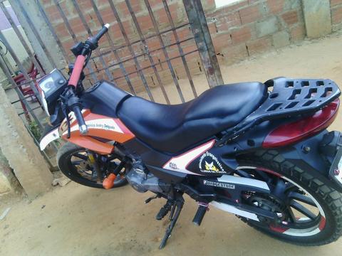 Moto en Excelente Condicion