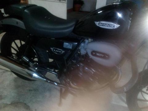 VENDO MOTO COMO NUEVA AÑO 2013