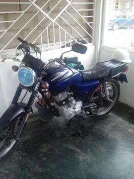 VENDO MOTO BERA 150