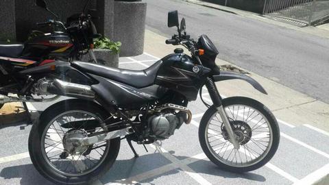 Yamaha Xt 225 Color Negra