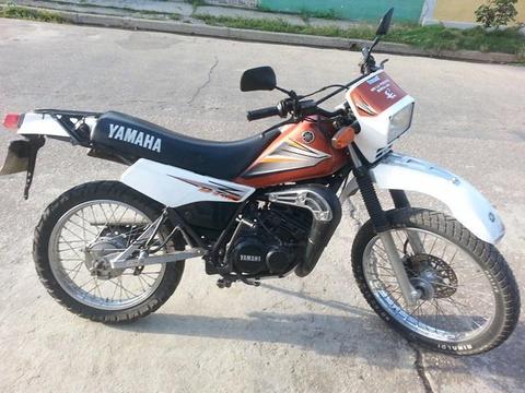 moto yamaha dt