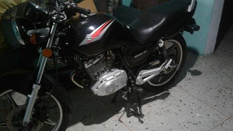 Suzuki en 125