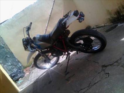 se vende moto dt yamaha 125 en buen estado