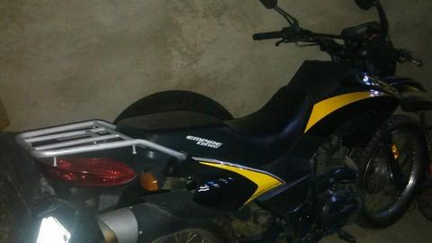 vendo moto Empire TX año 2012, poco uso