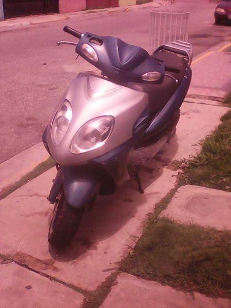 MOTO SCOOTER 2007
